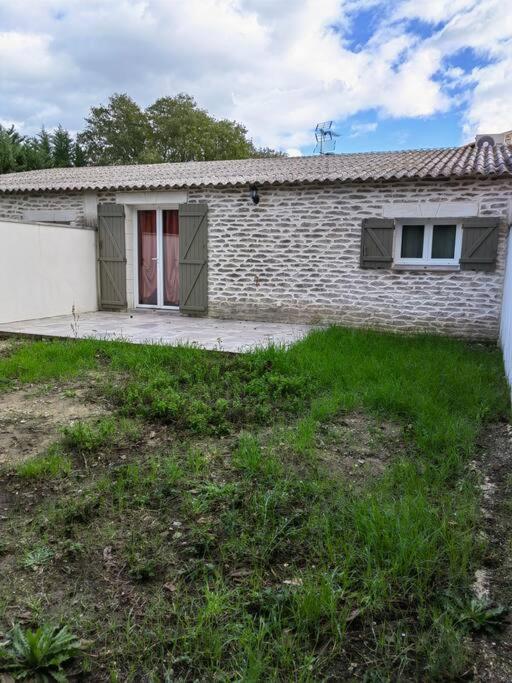 Maisonnette Du Mas Vert Montaren-et-Saint-Médiers Exterior photo